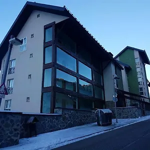 https://apartamento-edificio-serraneu-sierra-nevada-granada.es-andalucia.com